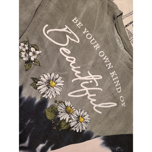 Be your own kind of beautiful sweatshirt - Picture 3 of 4